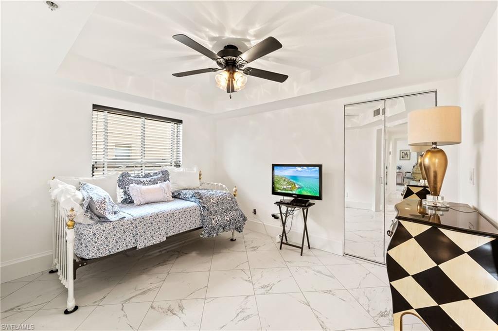 HUNTINGTON LAKES - Residential