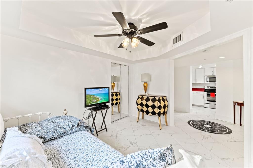 HUNTINGTON LAKES - Residential