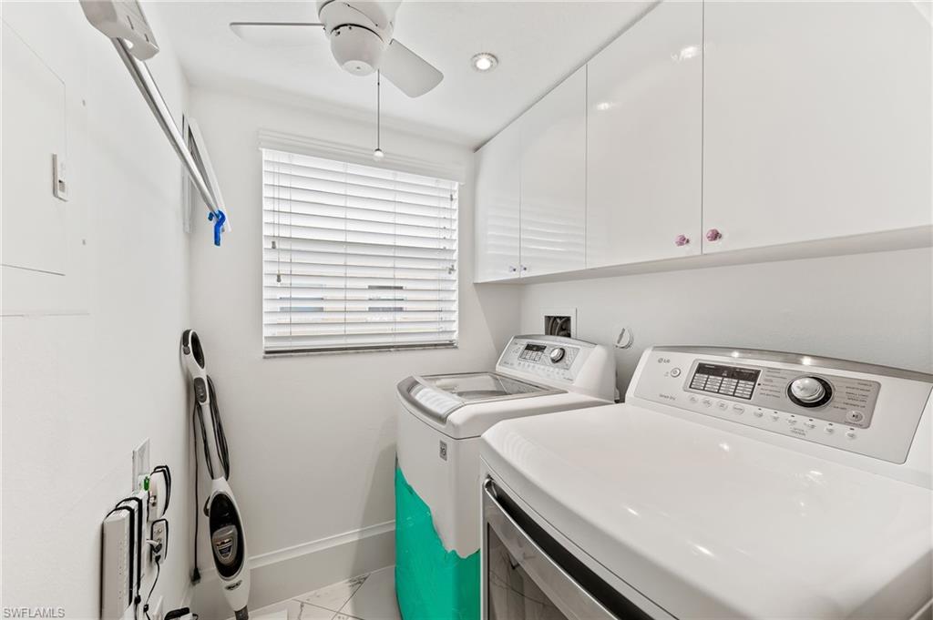 HUNTINGTON LAKES - Residential