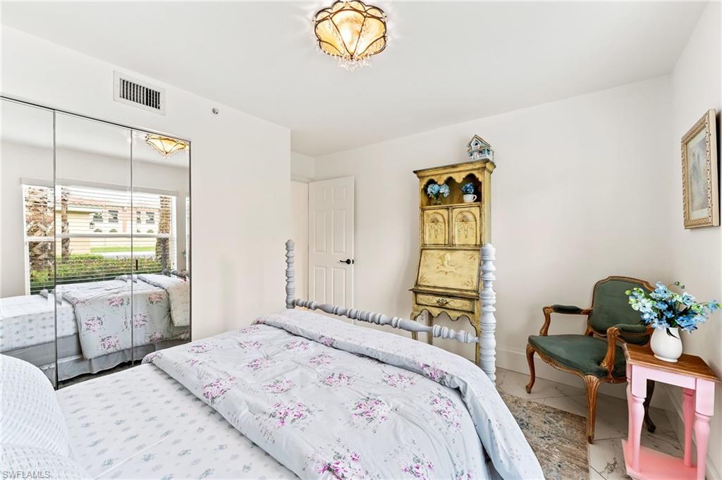 HUNTINGTON LAKES - Residential