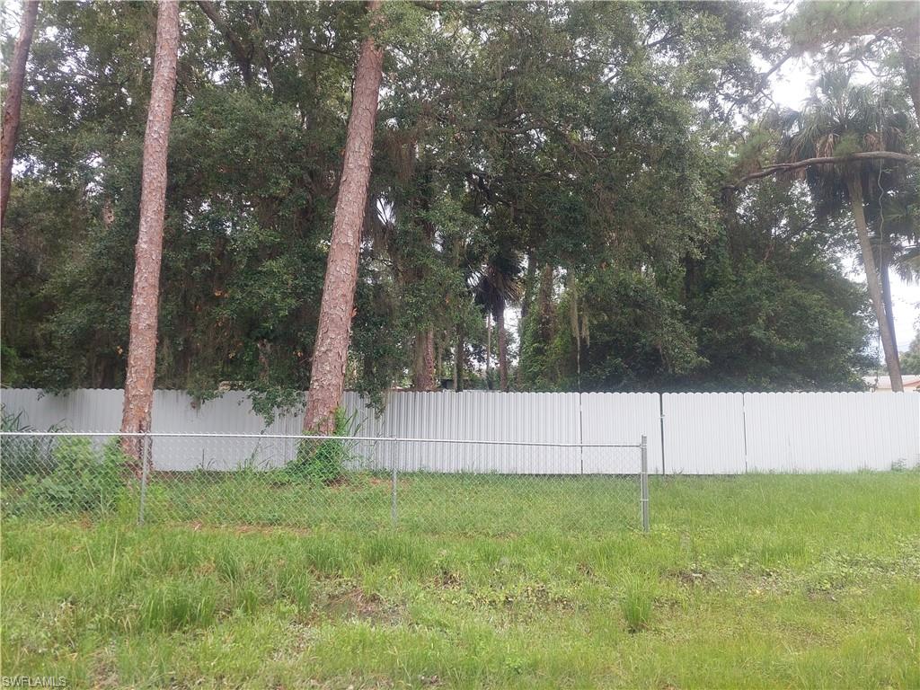 NORTH FORT MYERS - Commercial Sale