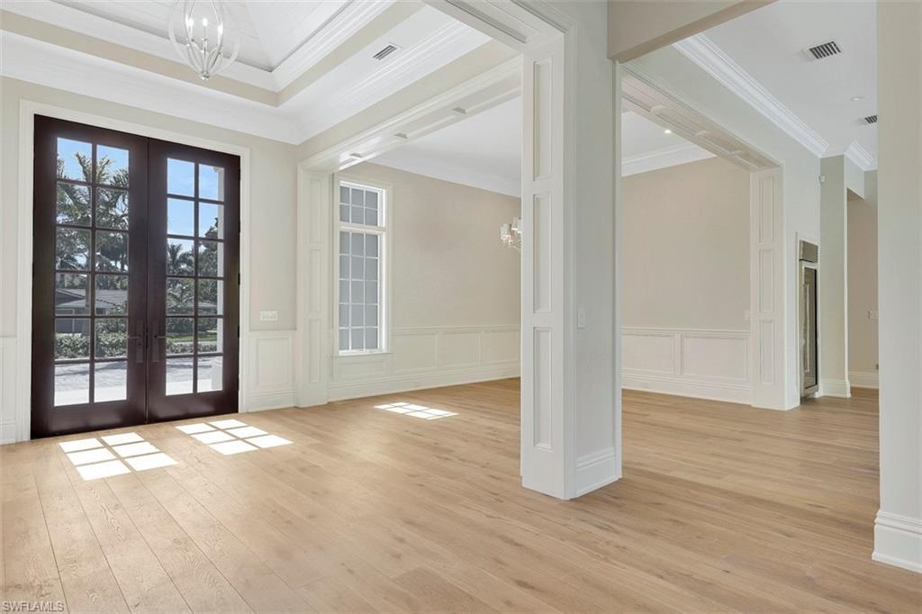 MOORINGS - Residential