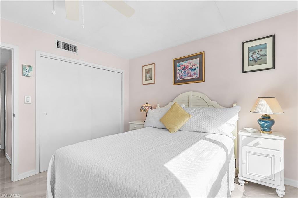 FIRST HARBOUR TOWER CONDO - Residential