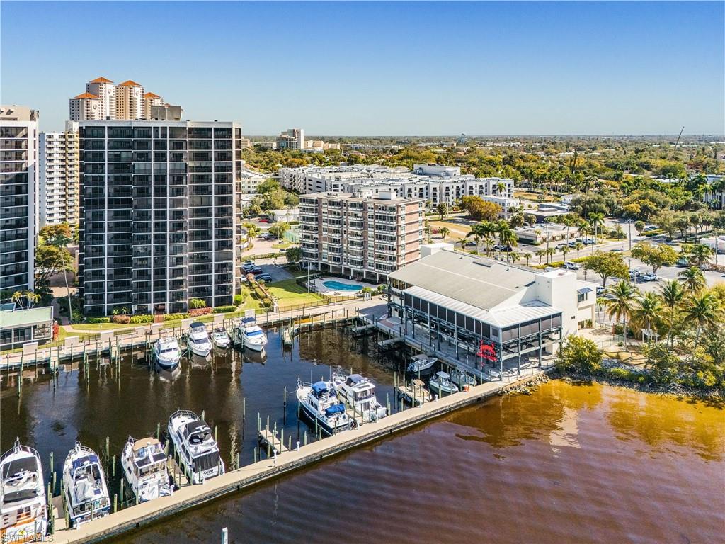 FIRST HARBOUR TOWER CONDO - Residential