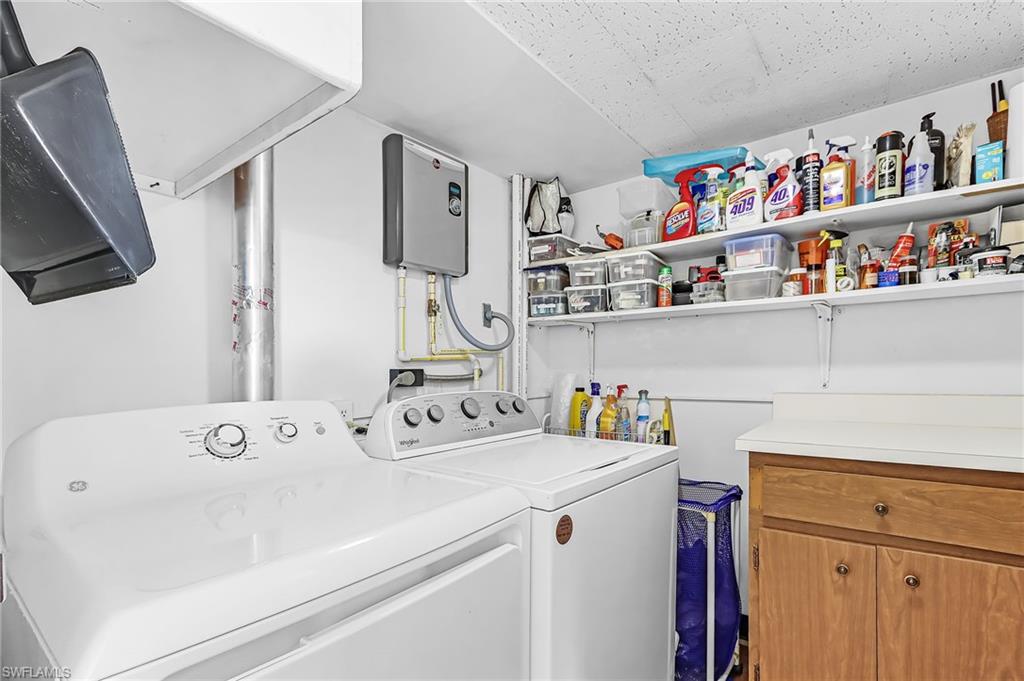 FIRST HARBOUR TOWER CONDO - Residential