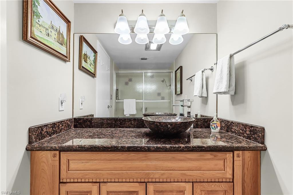 FIRST HARBOUR TOWER CONDO - Residential