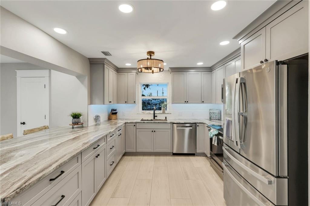 PALM ISLES - Residential