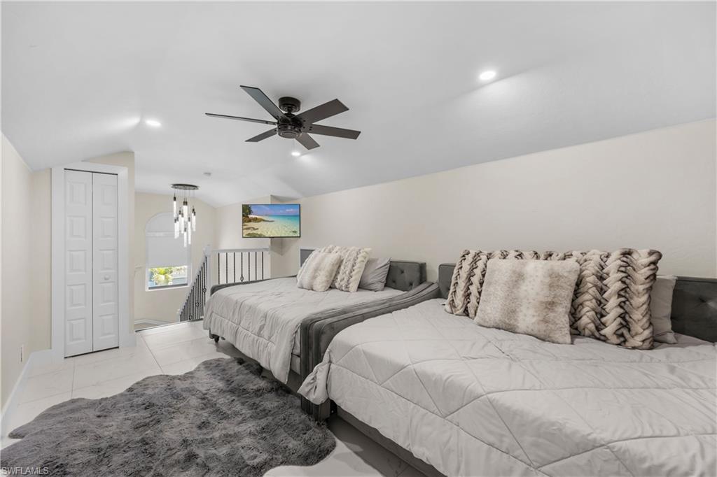 NAPLES PARK - Residential