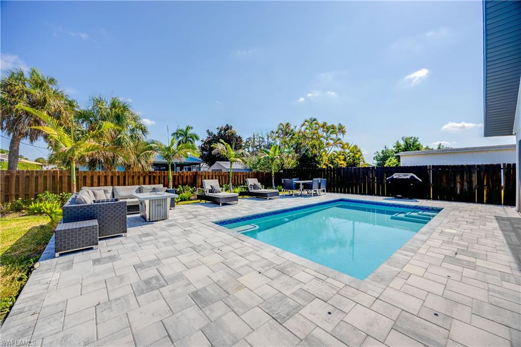 NAPLES PARK - Residential