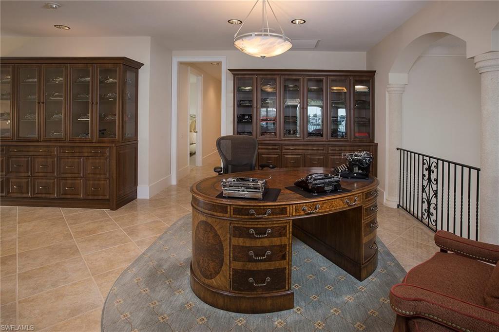 MARCO BEACH - Residential