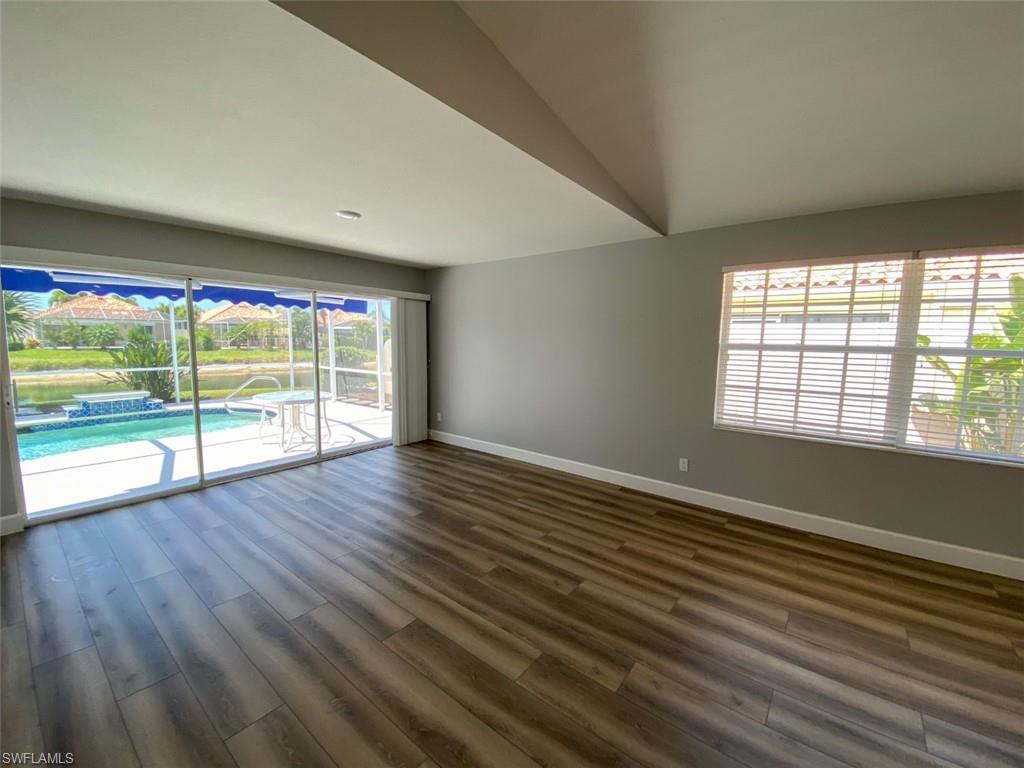 VILLAGE WALK - Residential