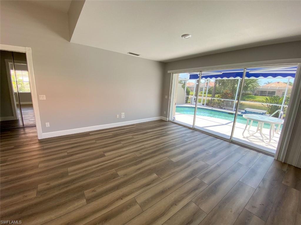 VILLAGE WALK - Residential