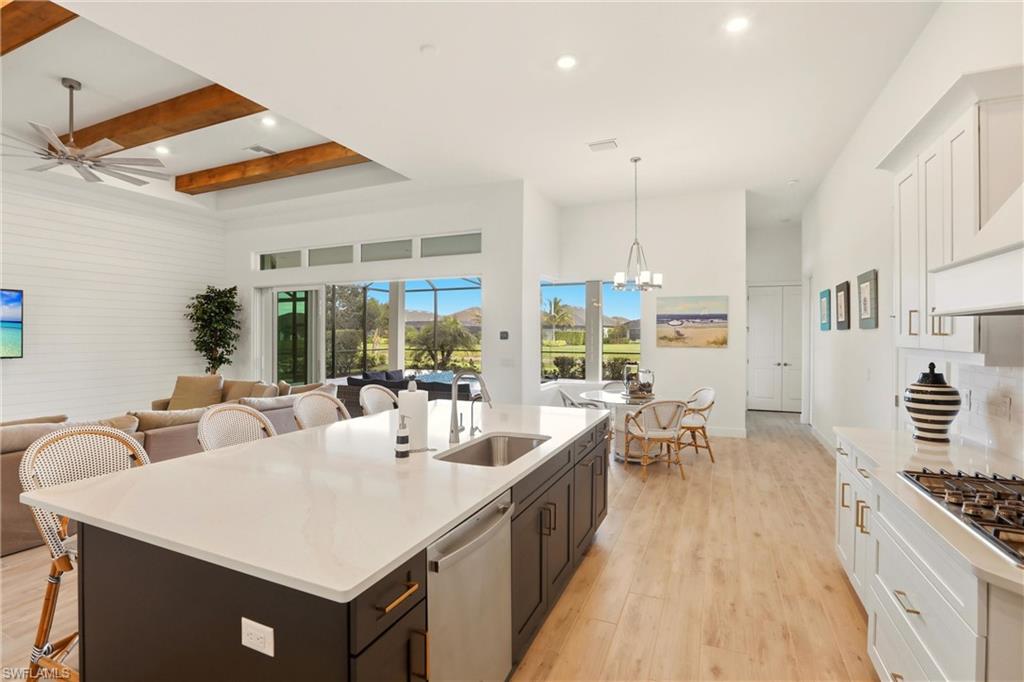 ESPLANADE LAKE CLUB - Residential