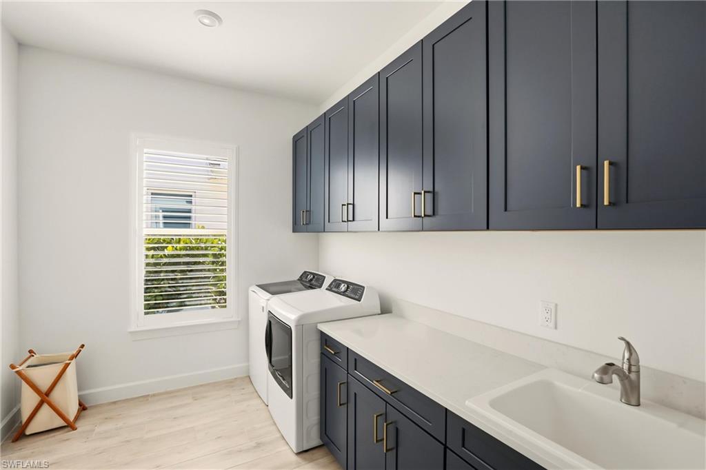 ESPLANADE LAKE CLUB - Residential