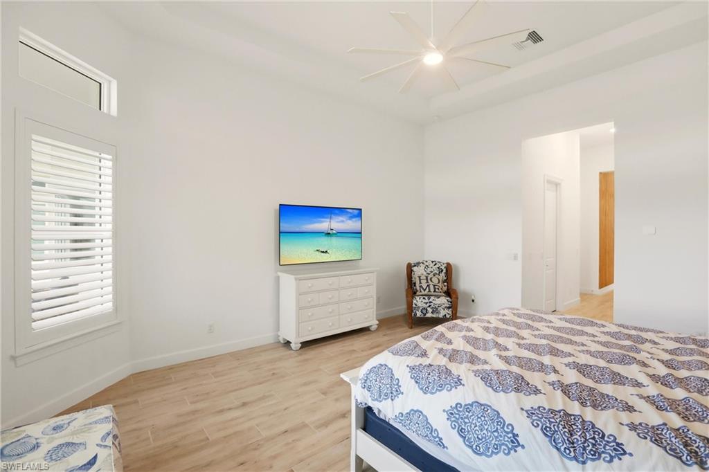 ESPLANADE LAKE CLUB - Residential