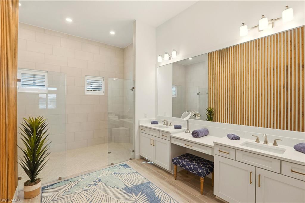 ESPLANADE LAKE CLUB - Residential