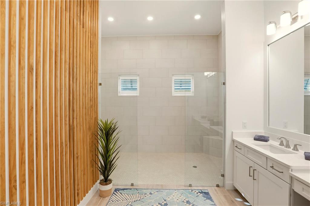 ESPLANADE LAKE CLUB - Residential