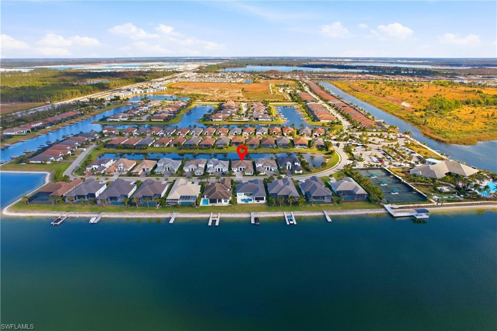 ESPLANADE LAKE CLUB - Residential