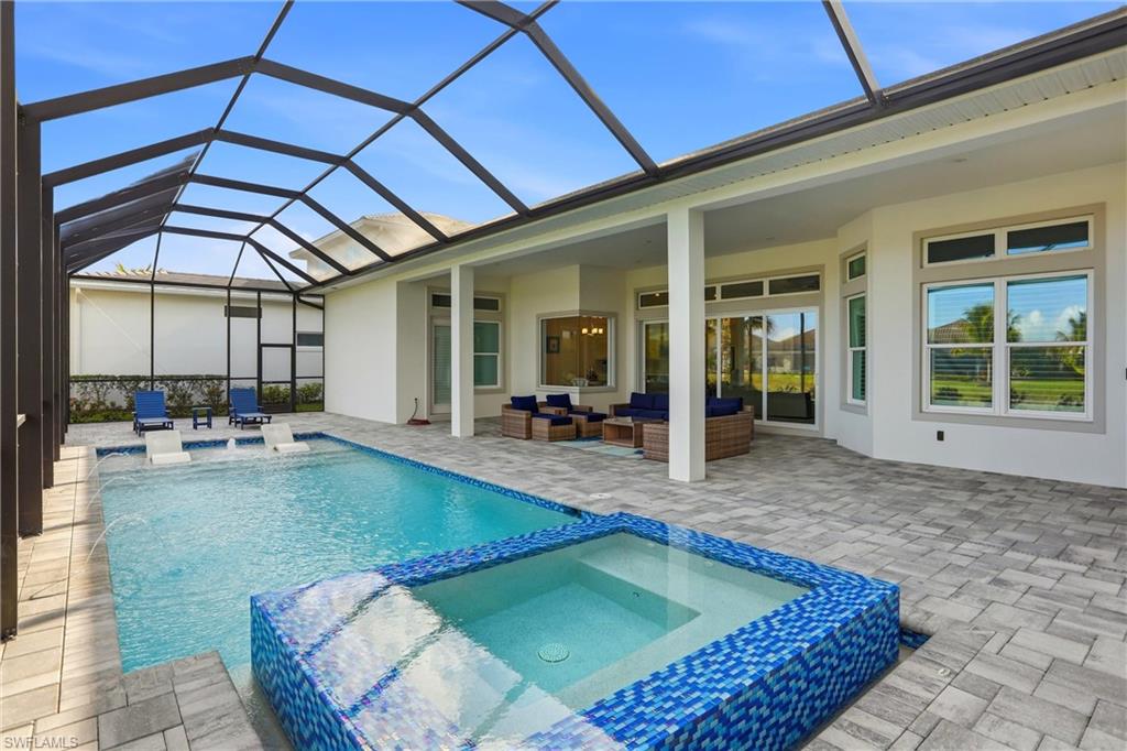 ESPLANADE LAKE CLUB - Residential