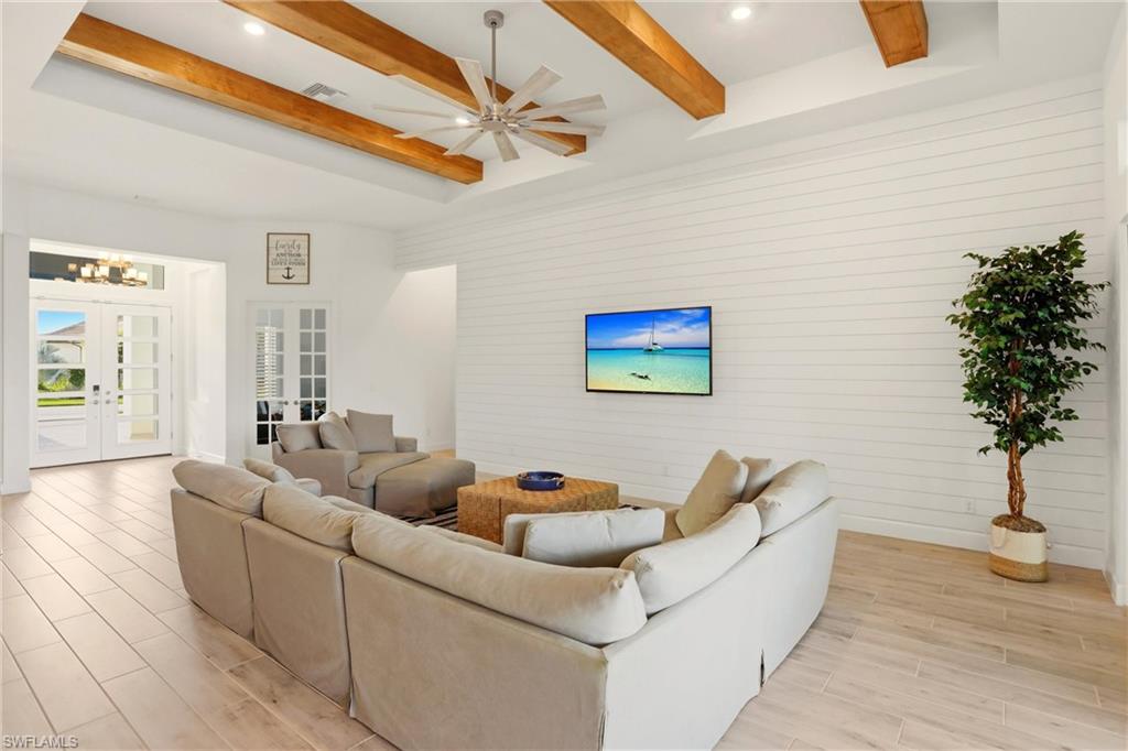 ESPLANADE LAKE CLUB - Residential