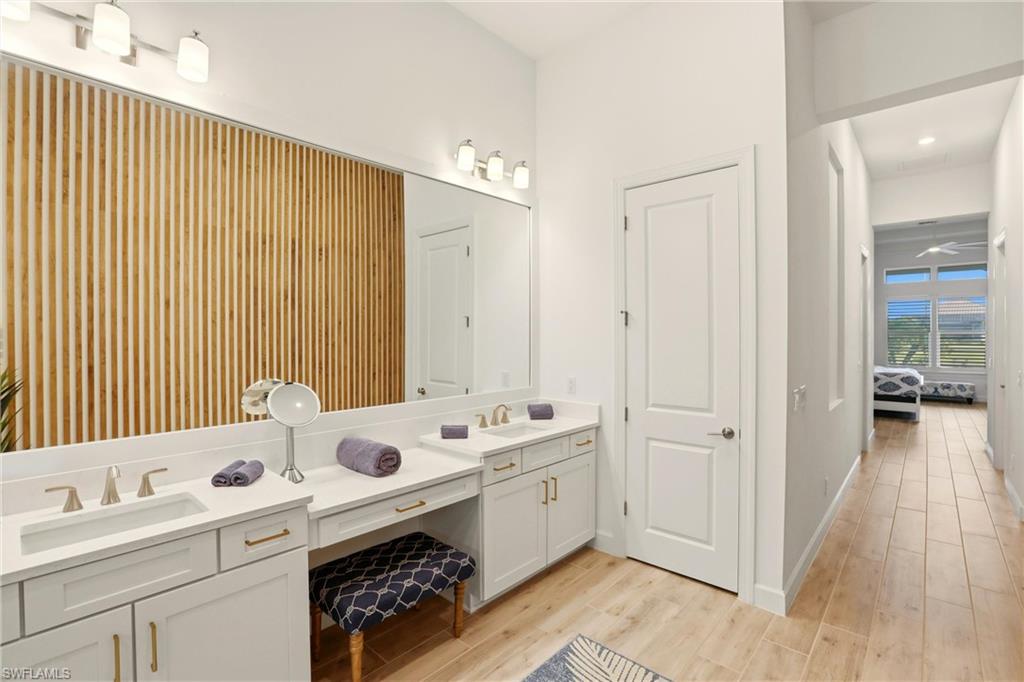 ESPLANADE LAKE CLUB - Residential