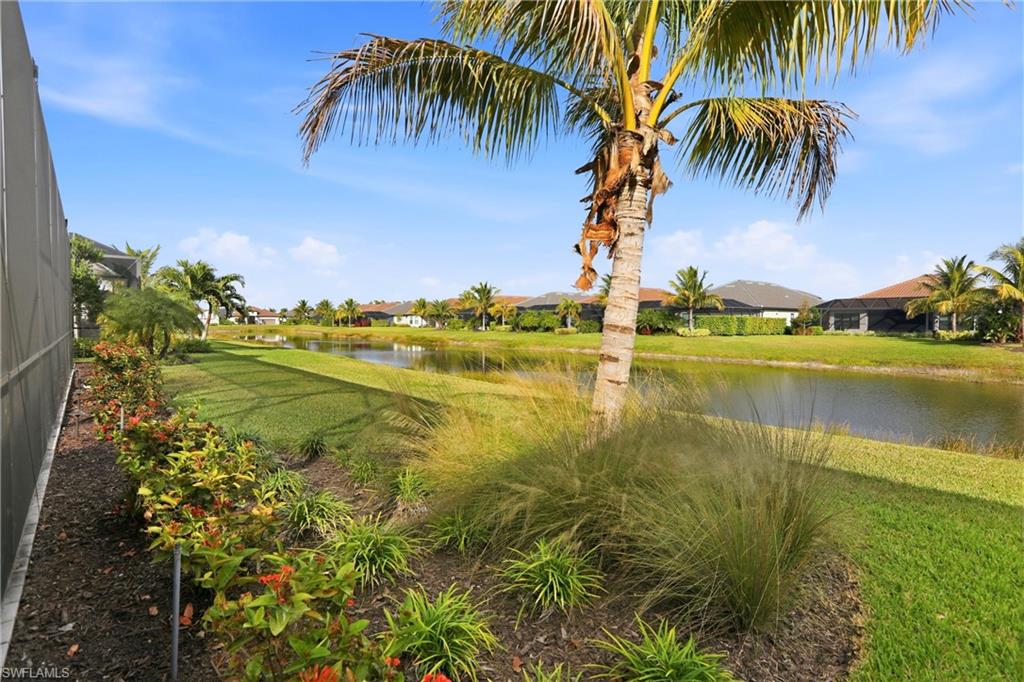 ESPLANADE LAKE CLUB - Residential