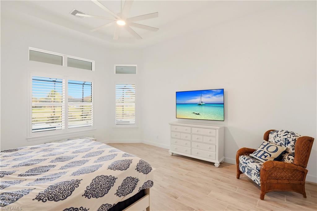 ESPLANADE LAKE CLUB - Residential