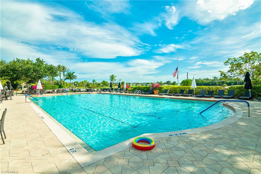 WEDGE WOOD AT THE STRAND - Residential