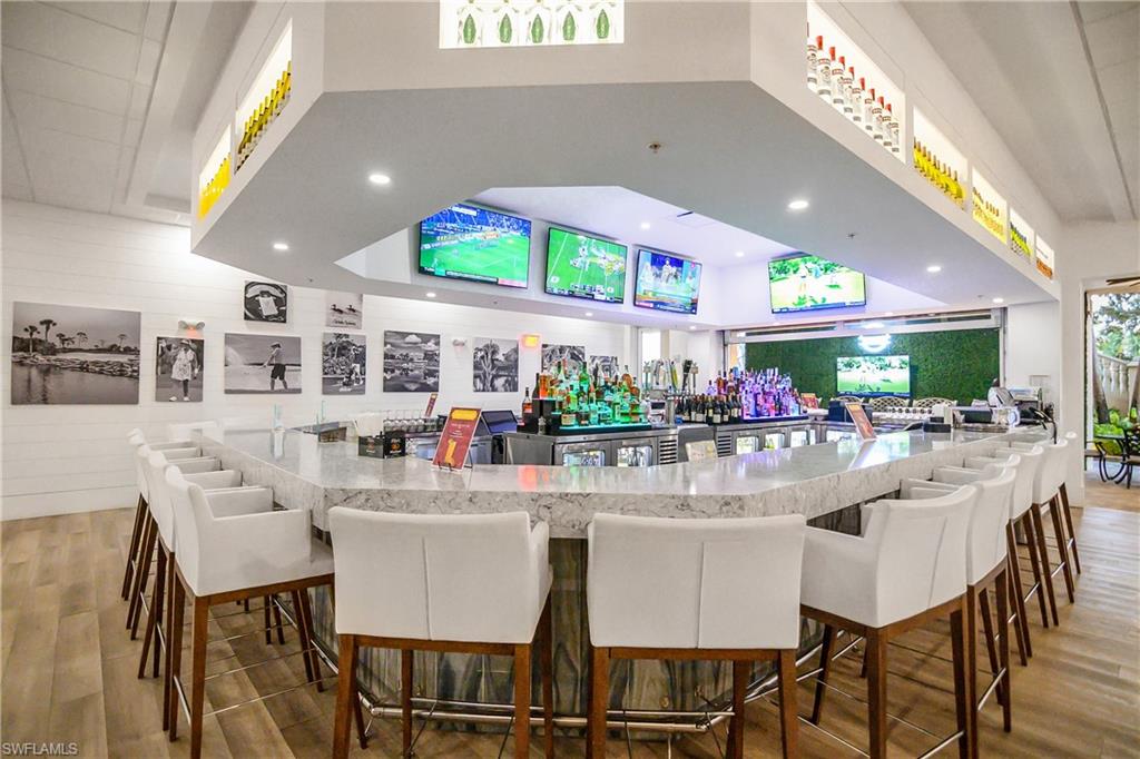 WEDGE WOOD AT THE STRAND - Residential