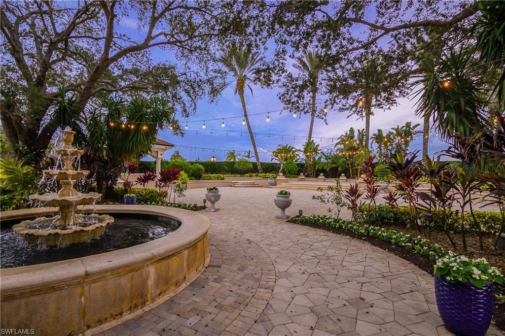 WEDGE WOOD AT THE STRAND - Residential