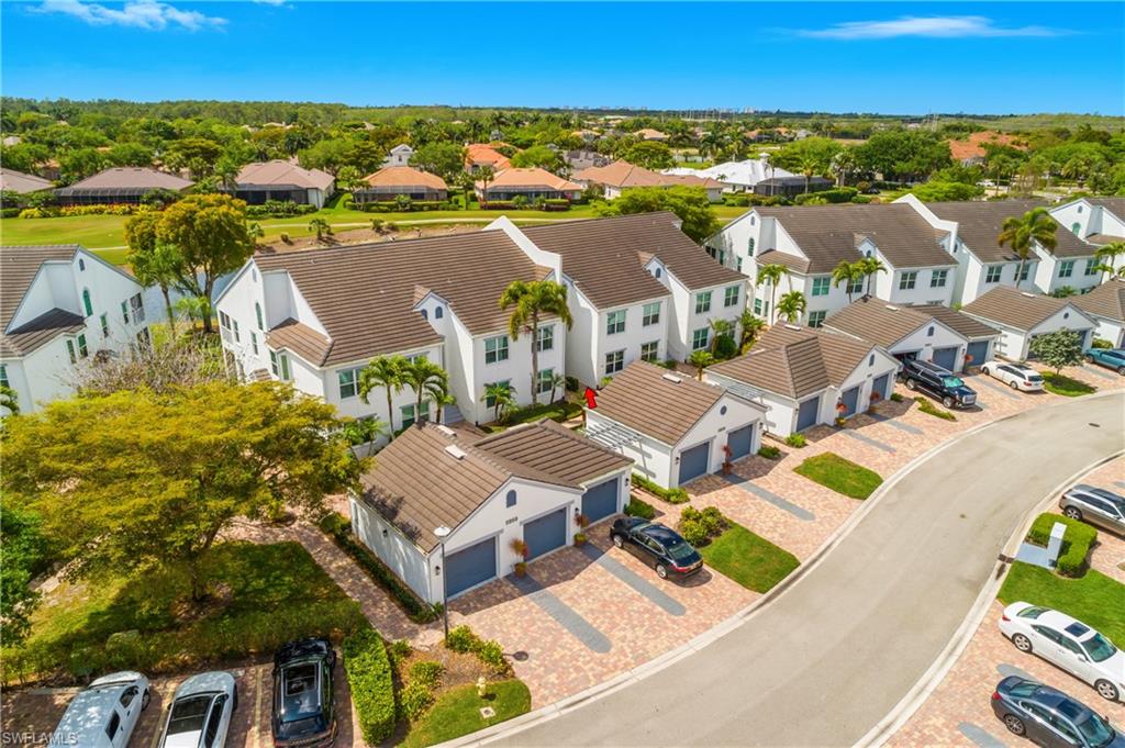 WEDGE WOOD AT THE STRAND - Residential