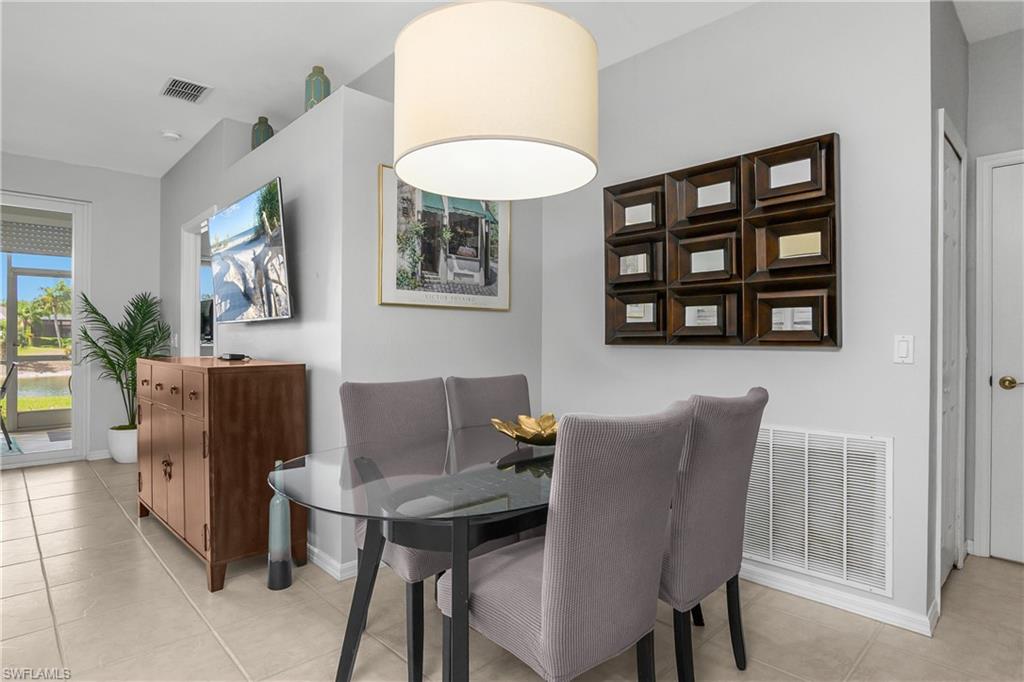 WEDGE WOOD AT THE STRAND - Residential