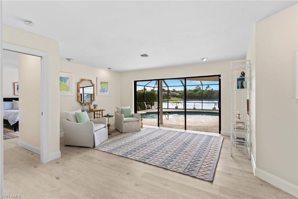 TOWN AND RIVER - Residential