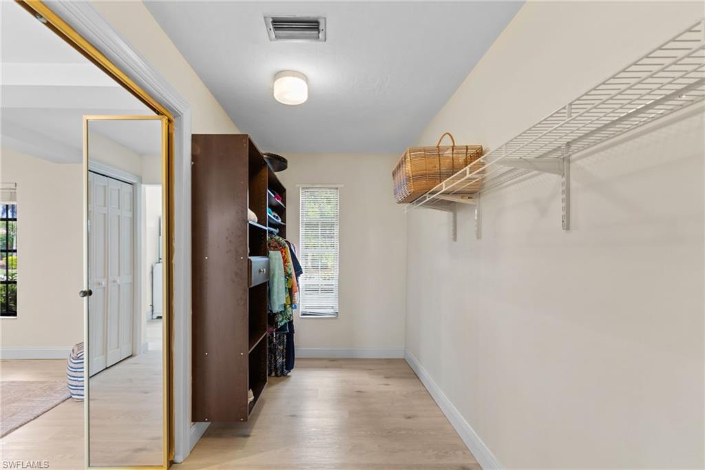 TOWN AND RIVER - Residential