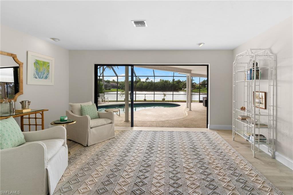 864 S Town And River DR