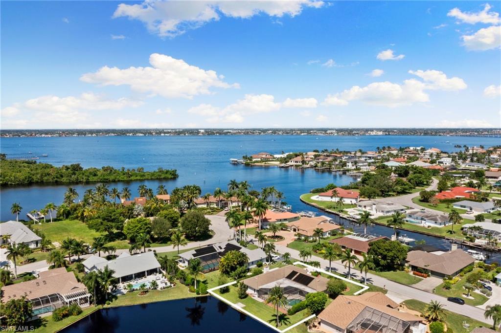 TOWN AND RIVER - Residential