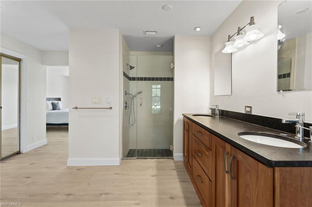 TOWN AND RIVER - Residential