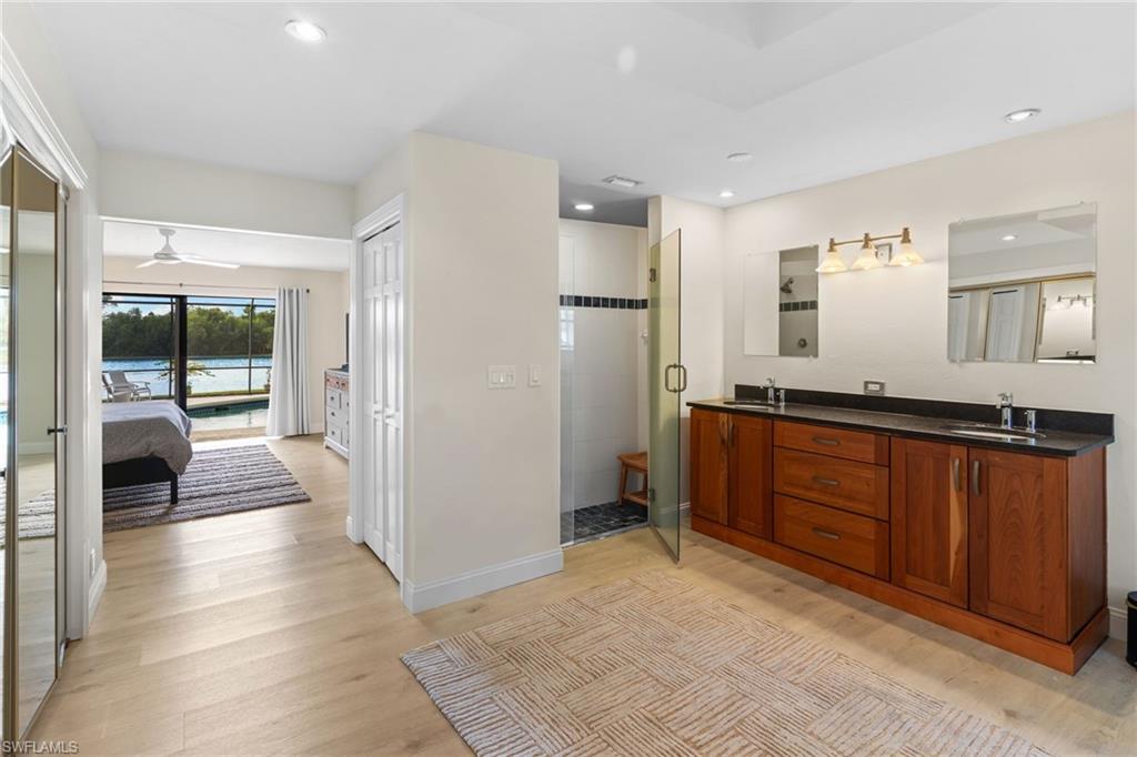 TOWN AND RIVER - Residential