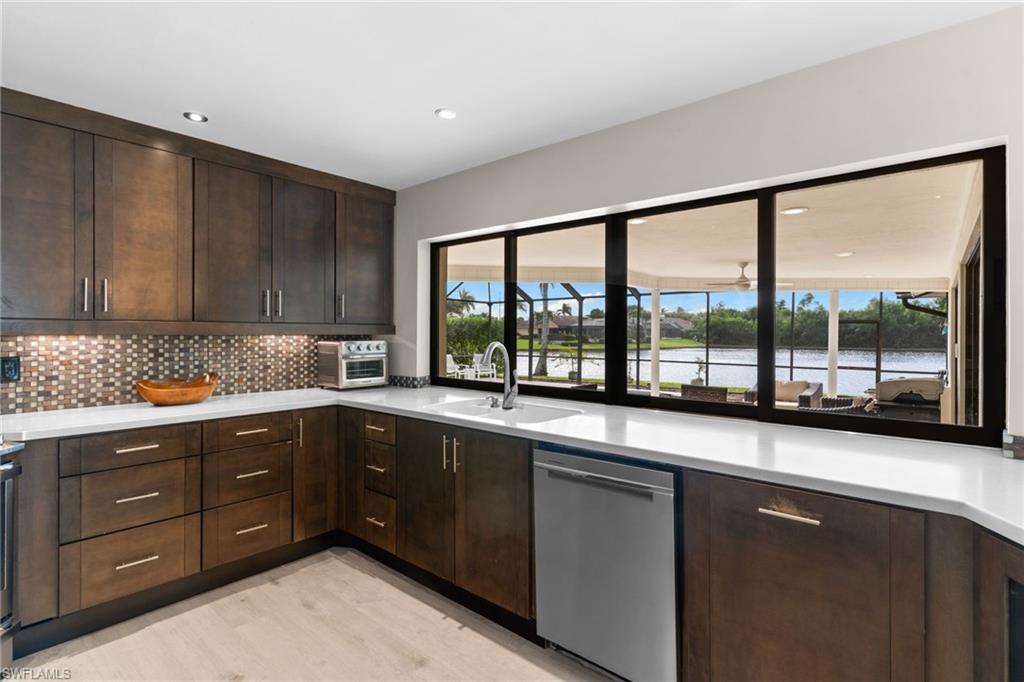 TOWN AND RIVER - Residential