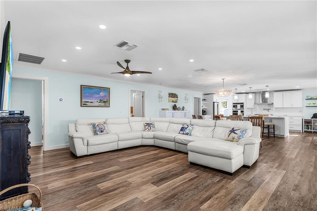 HOLIDAY HARBOR - Residential