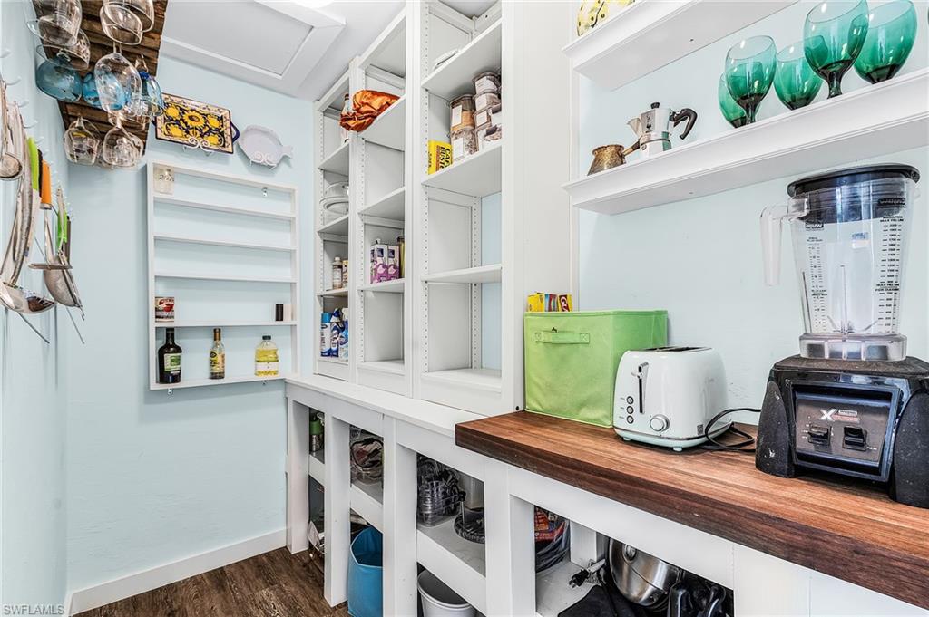 HOLIDAY HARBOR - Residential