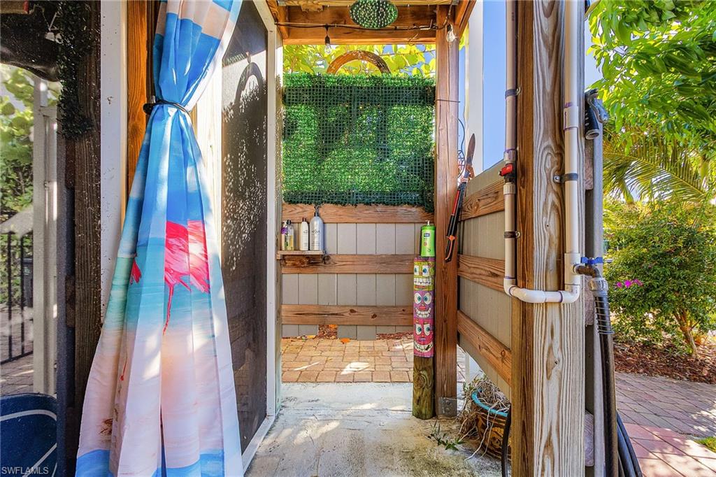 HOLIDAY HARBOR - Residential