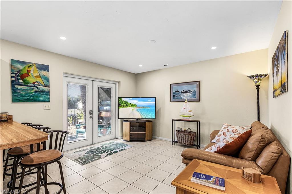 HOLIDAY HARBOR - Residential