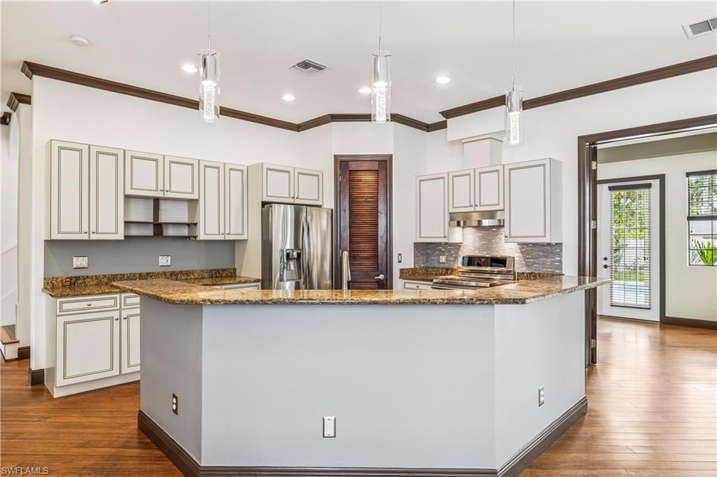 TWIN PALM ESTATES - Residential