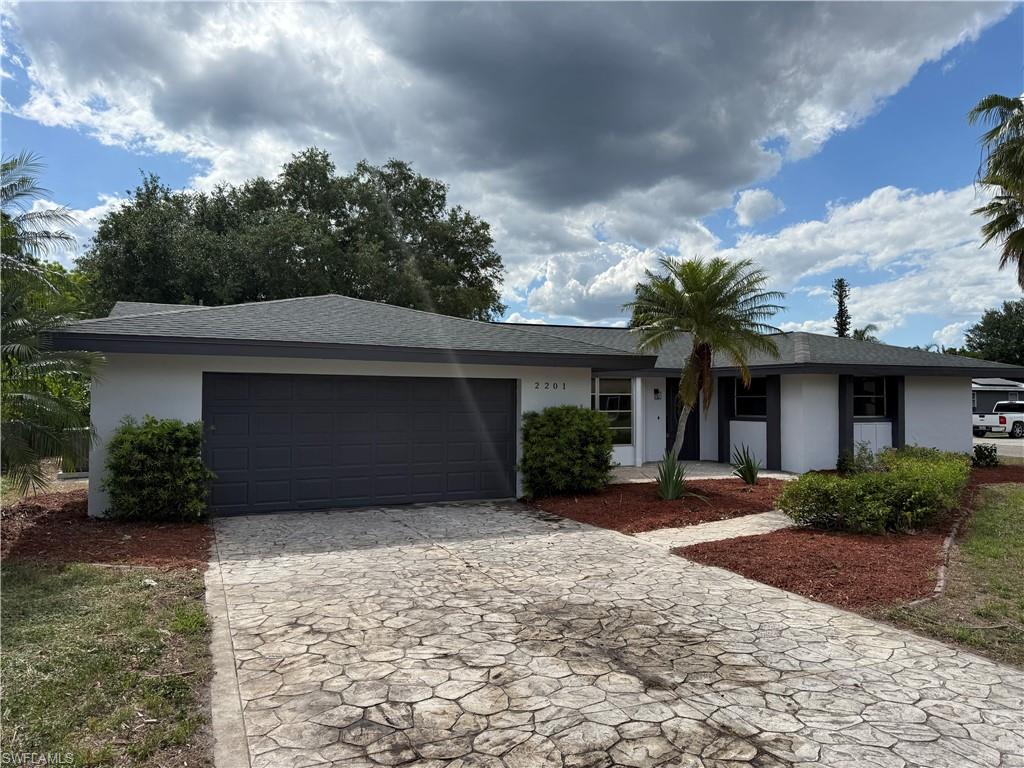 FORT MYERS SHORES - Residential