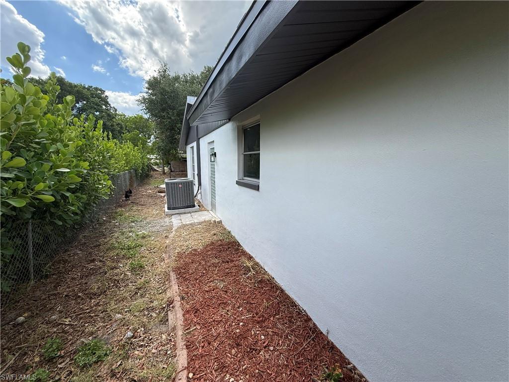 FORT MYERS SHORES - Residential