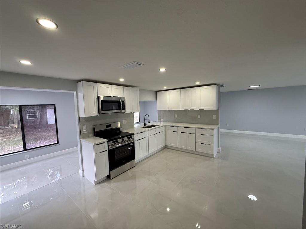 FORT MYERS SHORES - Residential