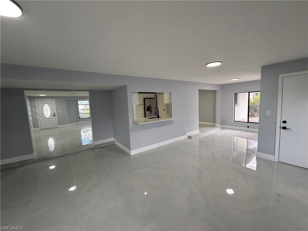 FORT MYERS SHORES - Residential