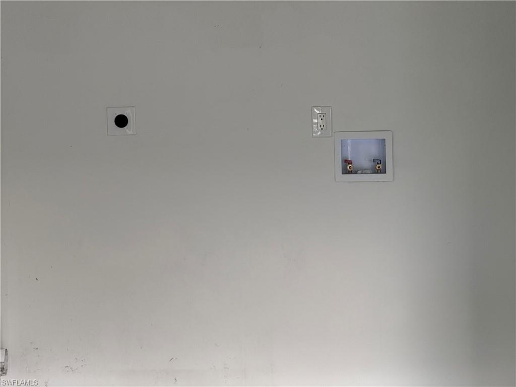 FORT MYERS SHORES - Residential