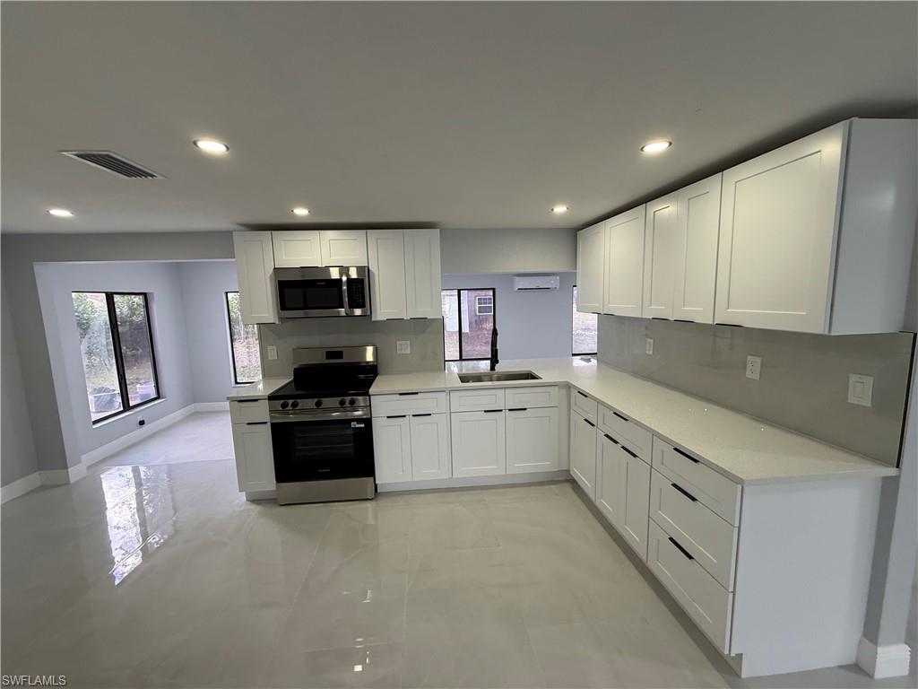 FORT MYERS SHORES - Residential